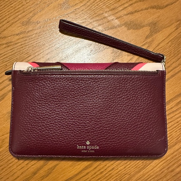 Kate Spade Chevron wristlet - Picture 13 of 13